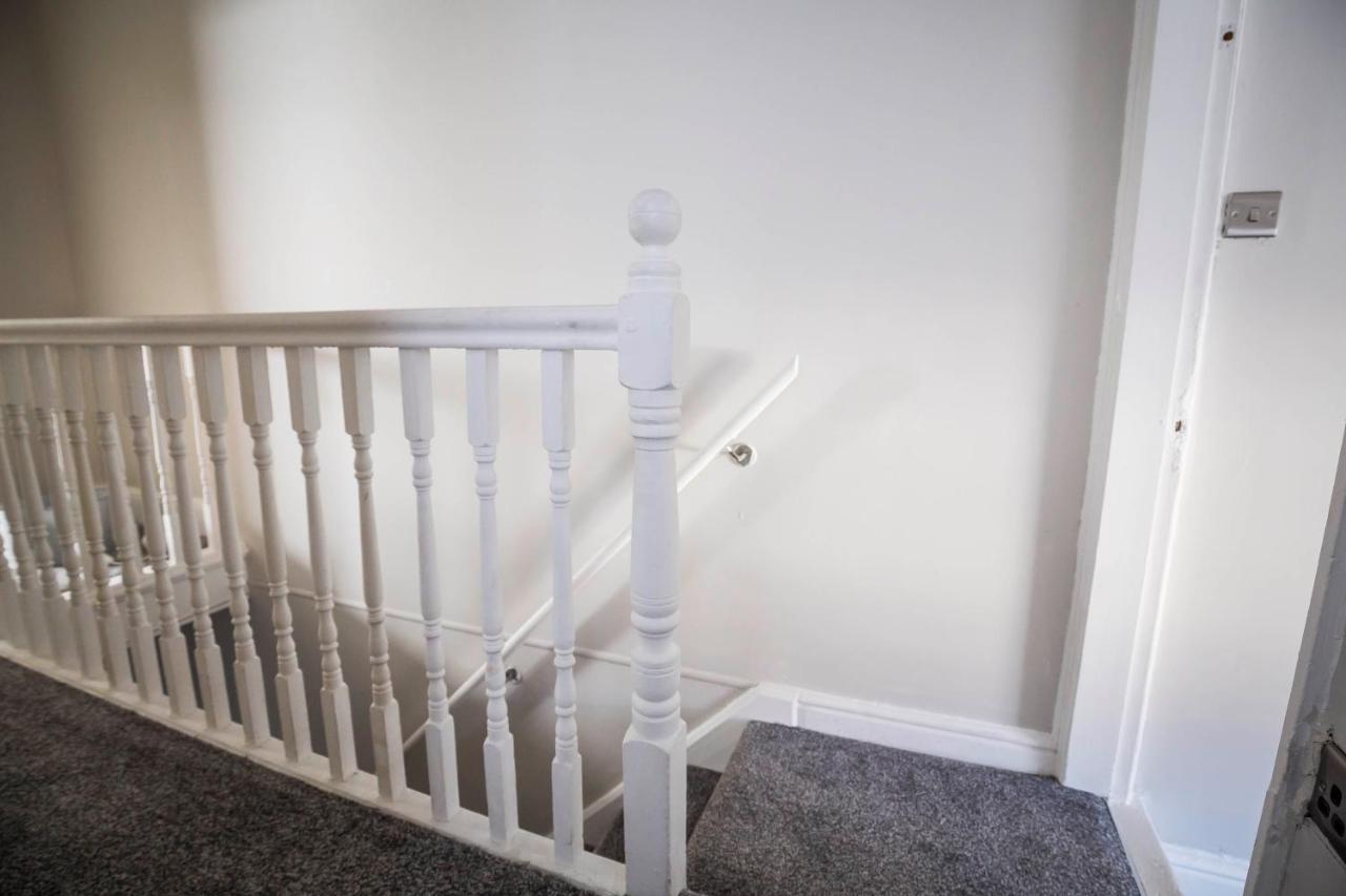 Spacious, Modern 4 Bed House Close To City Centre Chester Esterno foto