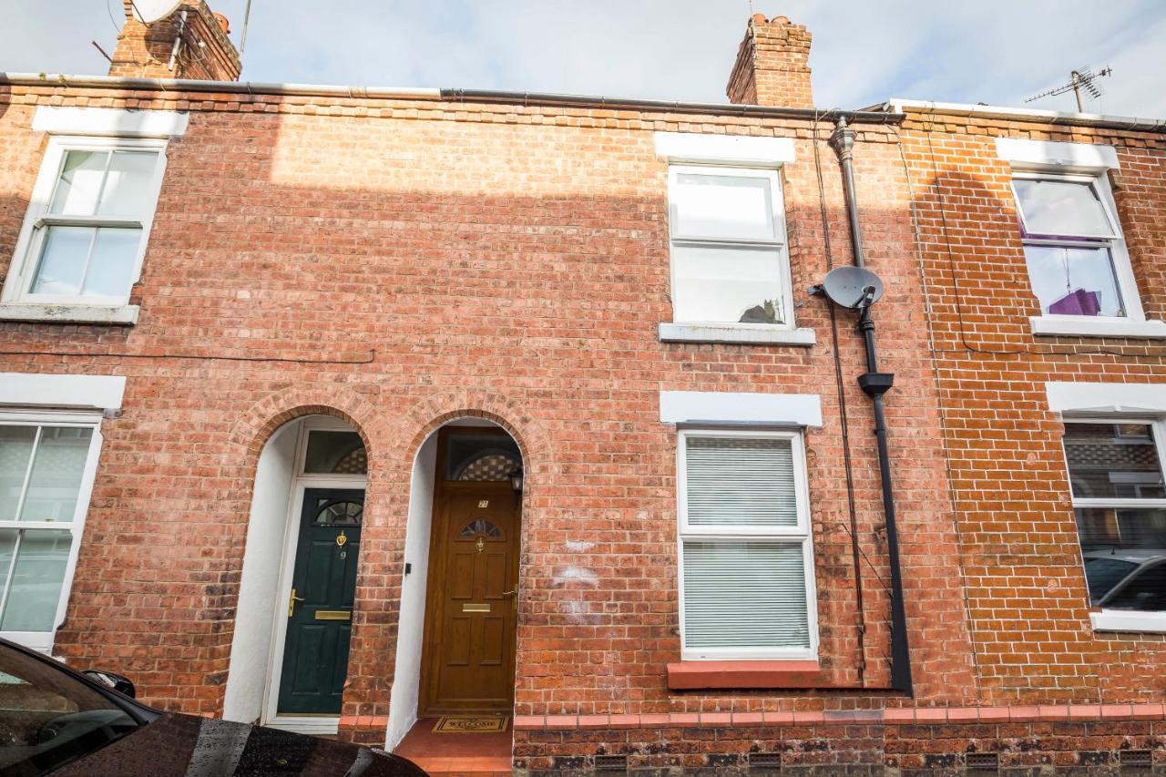 Spacious, Modern 4 Bed House Close To City Centre Chester Esterno foto